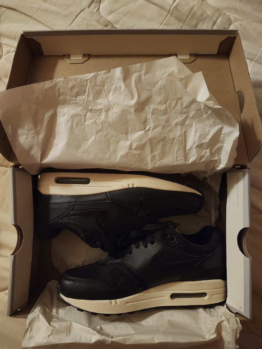 NEW Women's NIKE AIR 8.5 Black Leather Athletic Sneakers with white Midsole